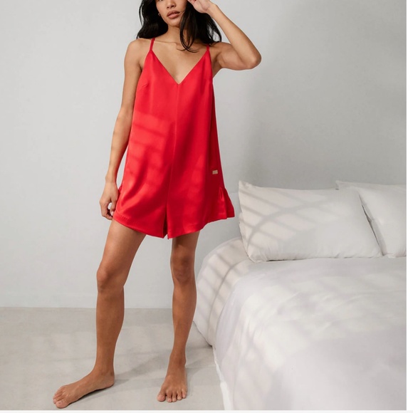 LUNYA BNWT Washable Silk Romper in Untold Scarlet Size M - Picture 2 of 5